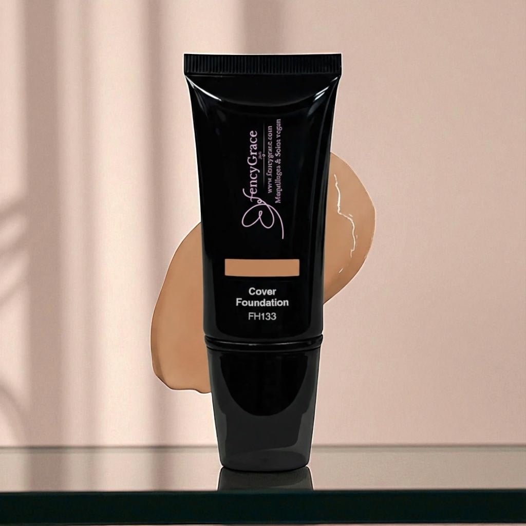 fond de teint vegan Dina 133 FencyGrace
maquillage vegan couvrance totale peau foncée
