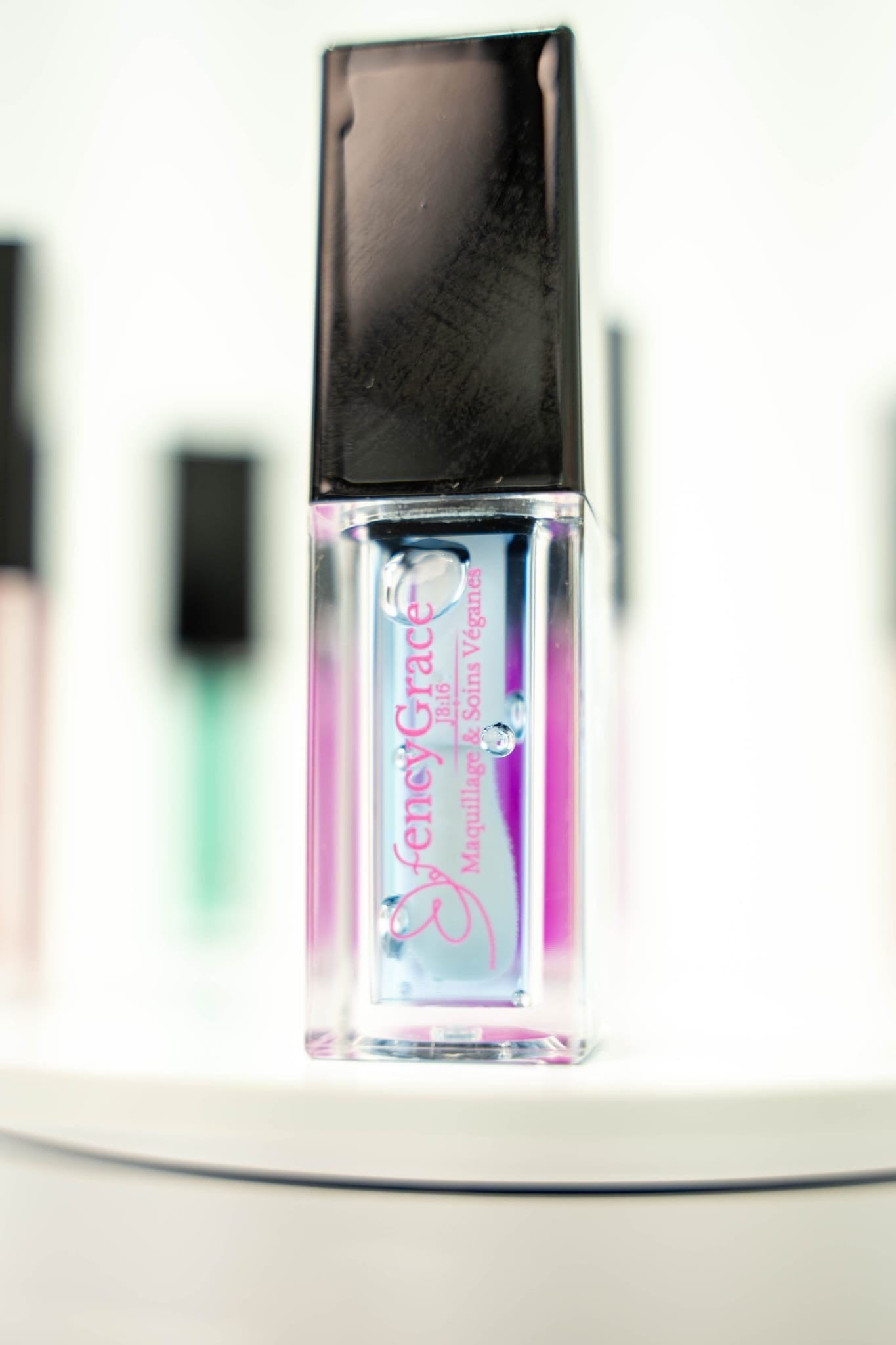 L’huile Soin des Lèvres aux fruit - FencyGrace 100% végane - Fencygrace