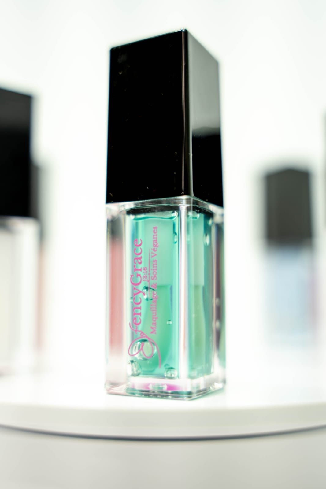 L’huile Soin des Lèvres aux fruit - FencyGrace 100% végane - Fencygrace